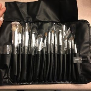 Vanity Planet essential 15 brush set